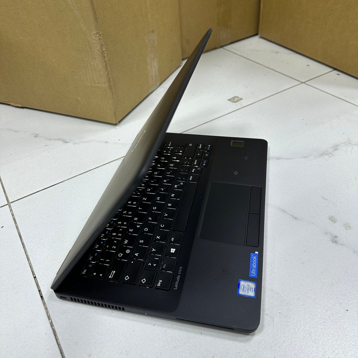 Dell Latitude E7270 - 6th Gen. Intel Core i5 - 256GB SSD