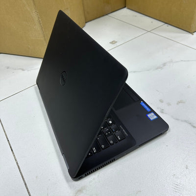 Dell Latitude E7270 - 6th Gen. Intel Core i5 - 256GB SSD - 8GB RAM
