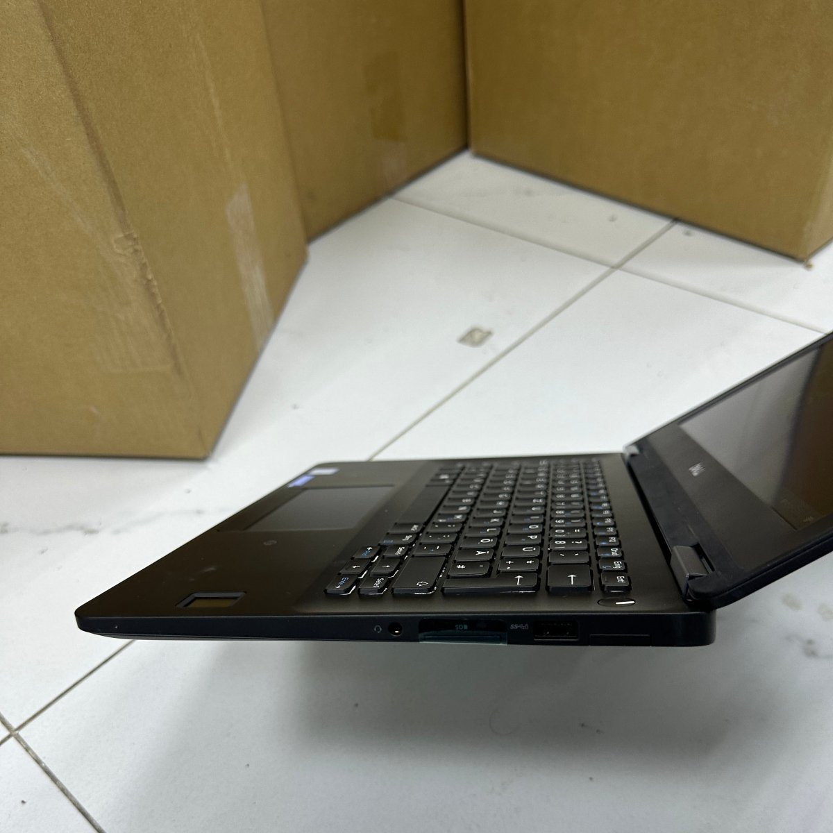 Dell Latitude E7270 - 6th Gen. Intel Core i7 - 256GB SSD - 8GB RAM - keyboard Light