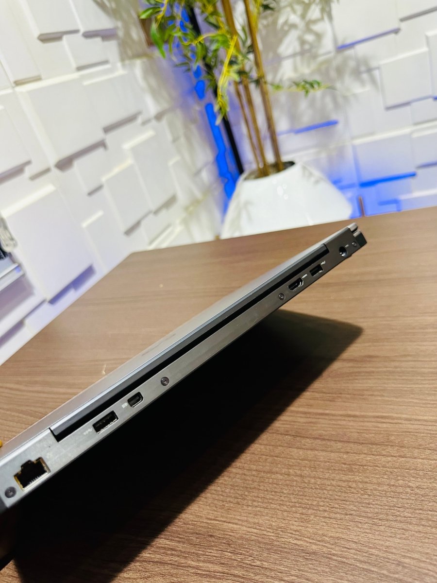 Dell Latitude E7440 - Intel Core i5 - 256GB SSD - 8GB RAM - Keyboard Light
