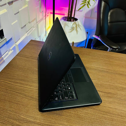 Dell Latitude E7450 - Intel Core i7 - 256GB SSD - 8GB RAM - Keyboard Light