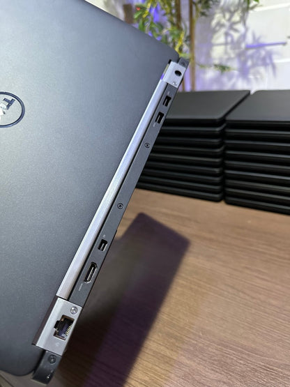 Dell Latitude E7470 - 6th Gen. Intel Core i7 - 256GB SSD - 8GB RAM - Keyboard Light