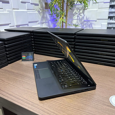 Dell Latitude E7470 - 6th Gen. Intel Core i7 - 256GB SSD - 8GB RAM - Keyboard Light