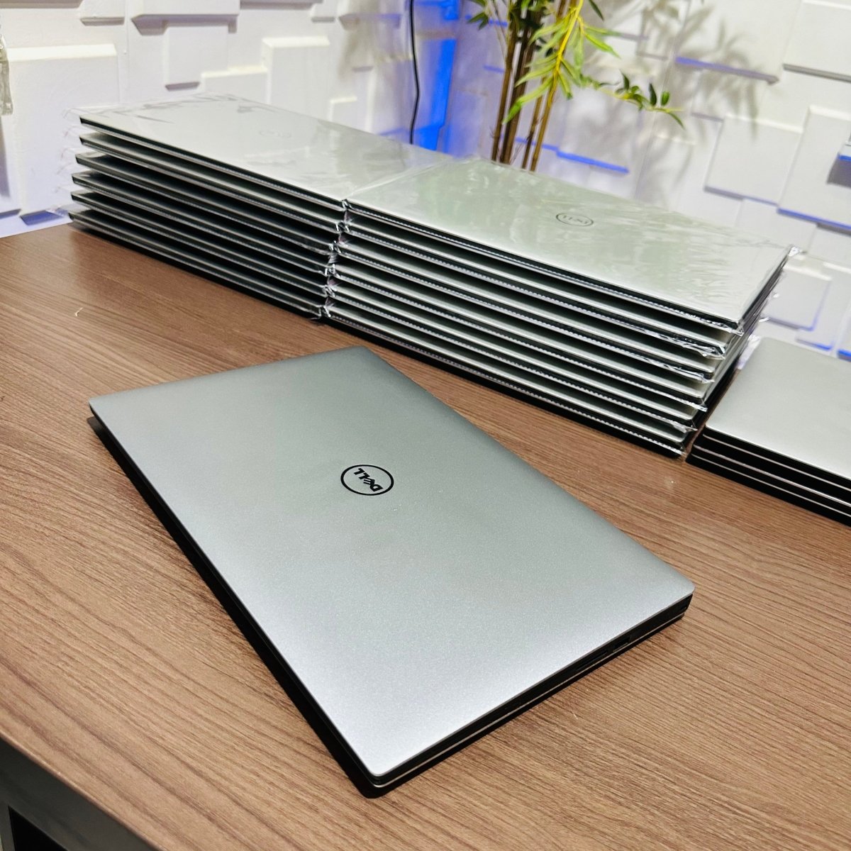 Dell Precision 5520 - 7th Gen. Intel Core i7 - 512GB SSD - 16GB RAM - 4GB Nvidia Quadro Graphics - HDMI - Keyboard Light