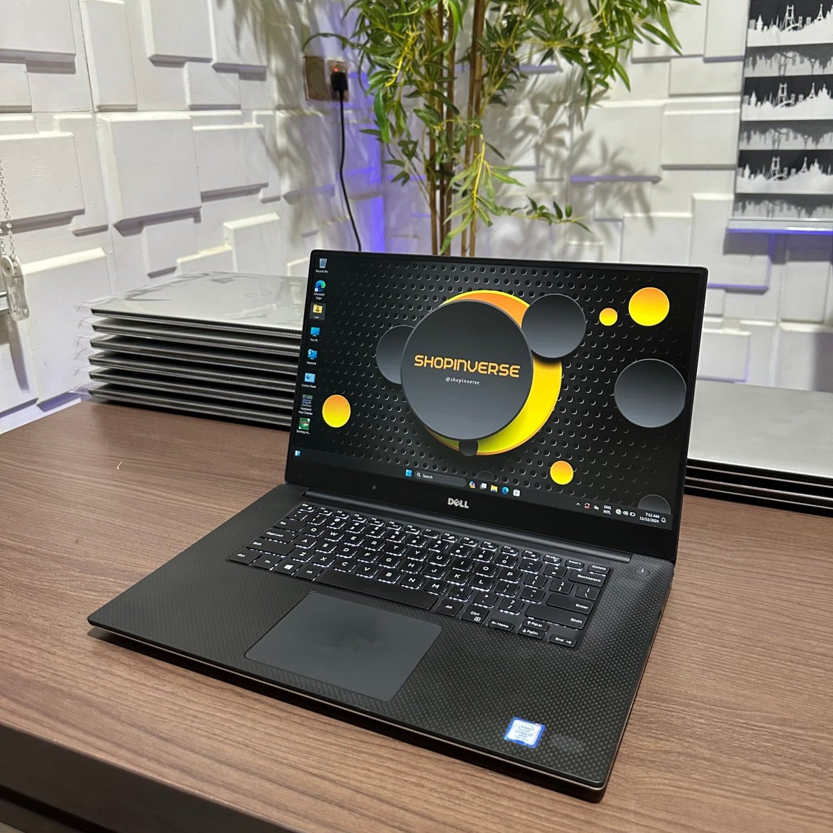 Dell Precision 5520 - 7th Gen. Intel Core i7 - 512GB SSD - 16GB RAM - 4GB Nvidia Quadro Graphics - HDMI - Keyboard Light