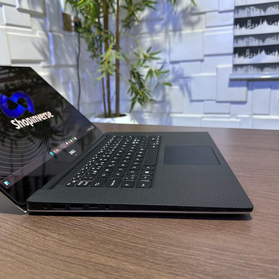 Dell Precision 5540 - 9th Gen. Intel Xeon E - 2276M - 512GB SSD - 16GB RAM - 4GB Nvidia Quadro - Keyboard Light