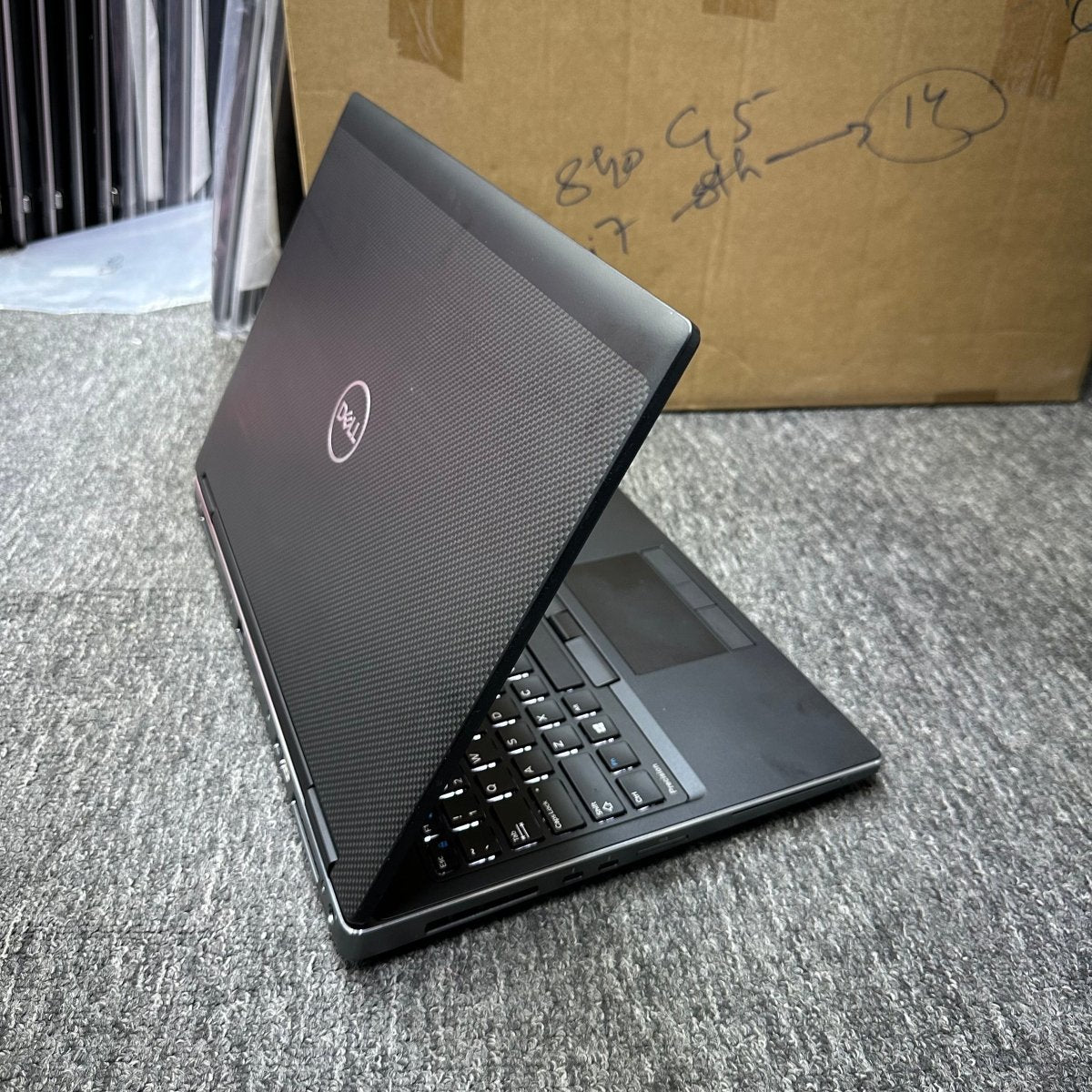 Dell Precision 7530 - 8th Gen. Intel Core i7 - 512GB SSD - 16GB RAM - 4GB Nvidia Quadro P2000 - Keyboard Light