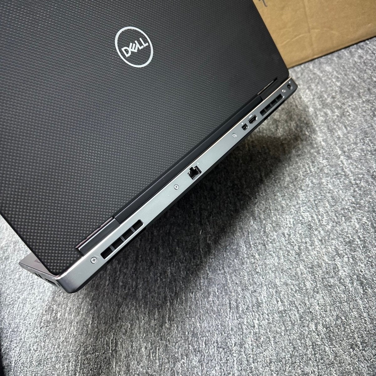 Dell Precision 7530 - 8th Gen. Intel Core i7 - 512GB SSD - 16GB RAM - 4GB Nvidia Quadro P2000 - Keyboard Light