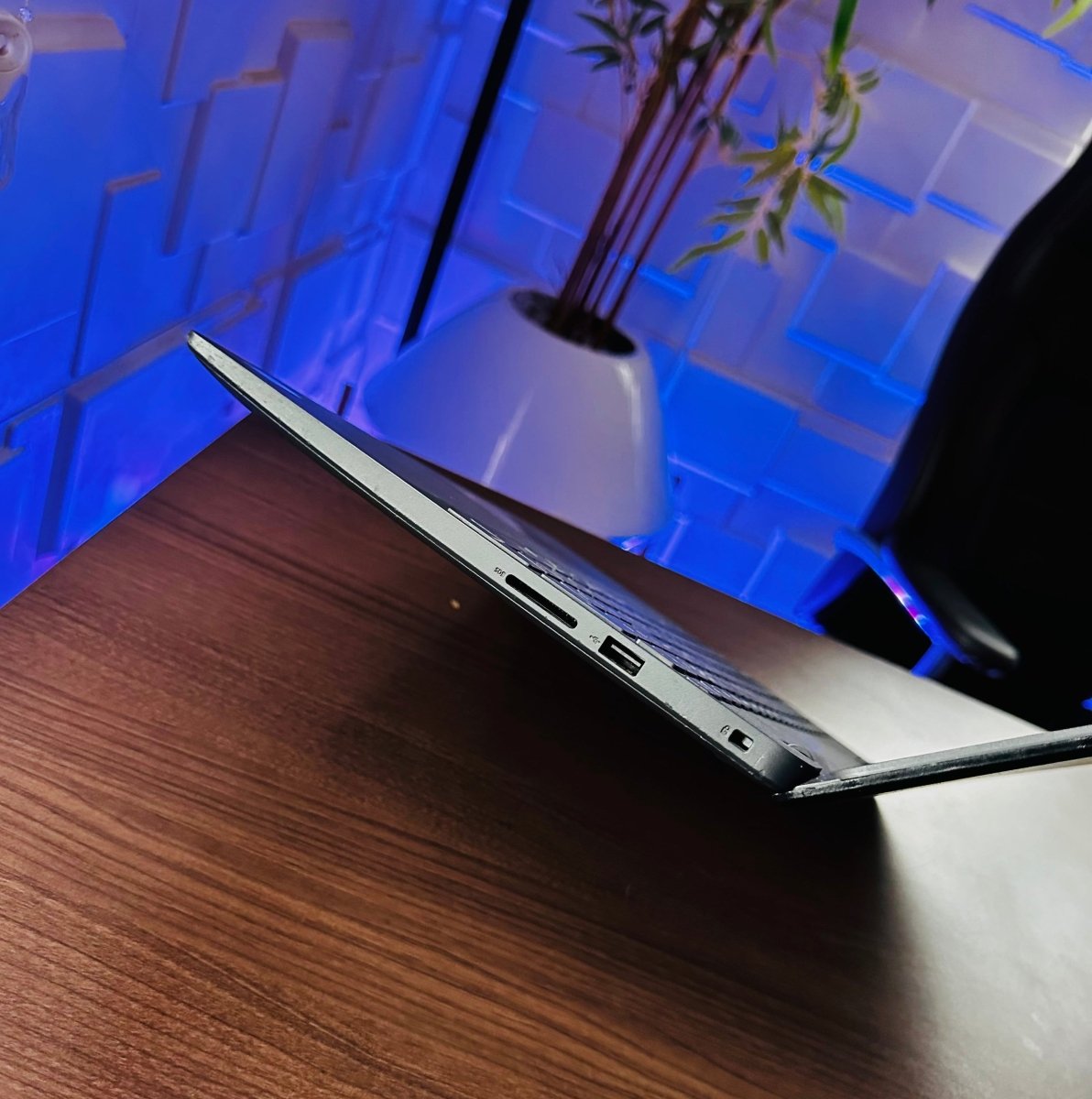 Dell Vostro 3500 - 11th Gen. Intel Core i5 - 256GB SSD - 8GB RAM