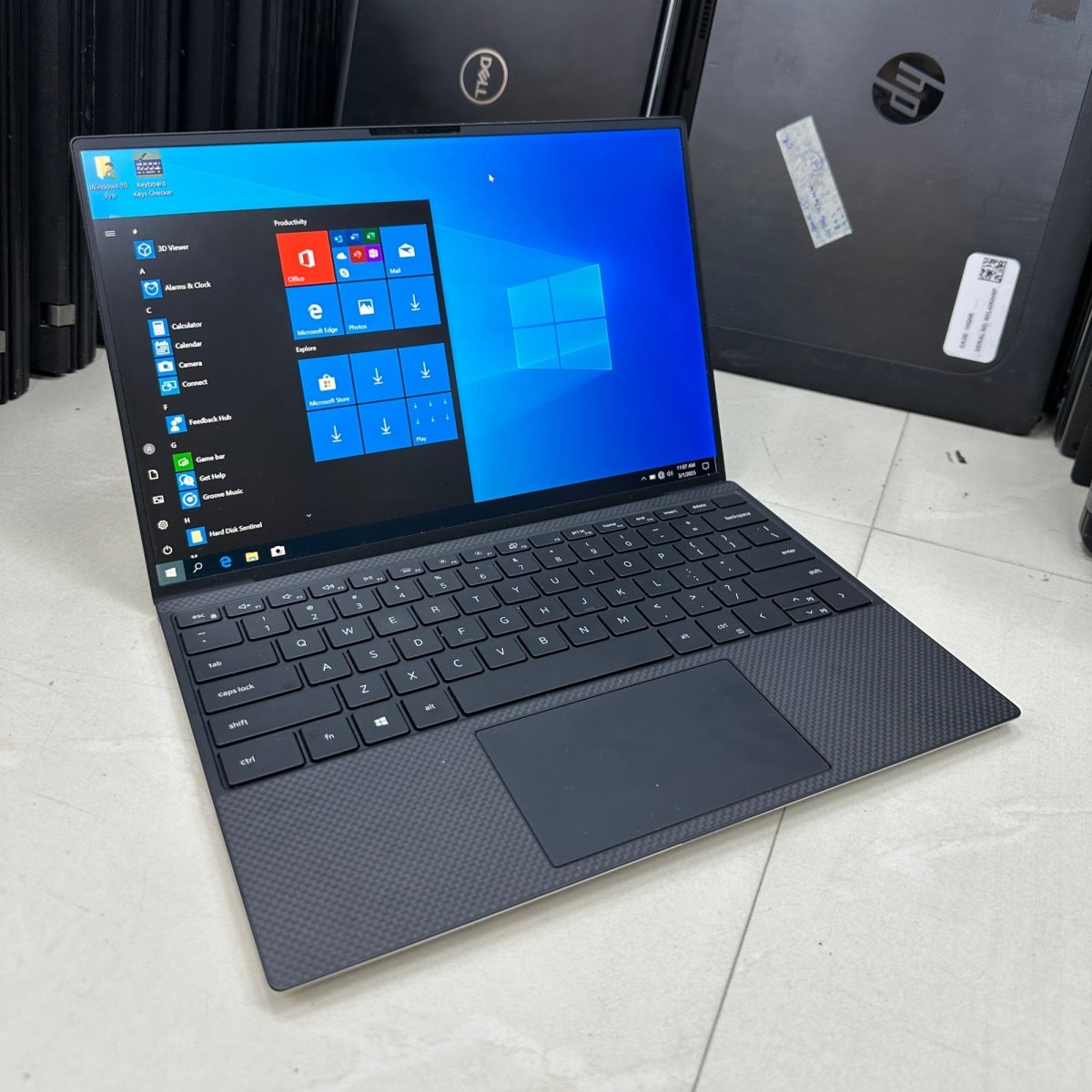 Dell XPS 13 9300 - 10th Gen. Intel Core i5 - 256GB SSD - 8GB RAM - Keyboard Light