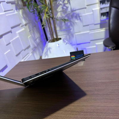 Dell XPS 13 9350 | 6th Gen Core i5 | 8GB RAM | 256GB SSD | Backlit Keyboard