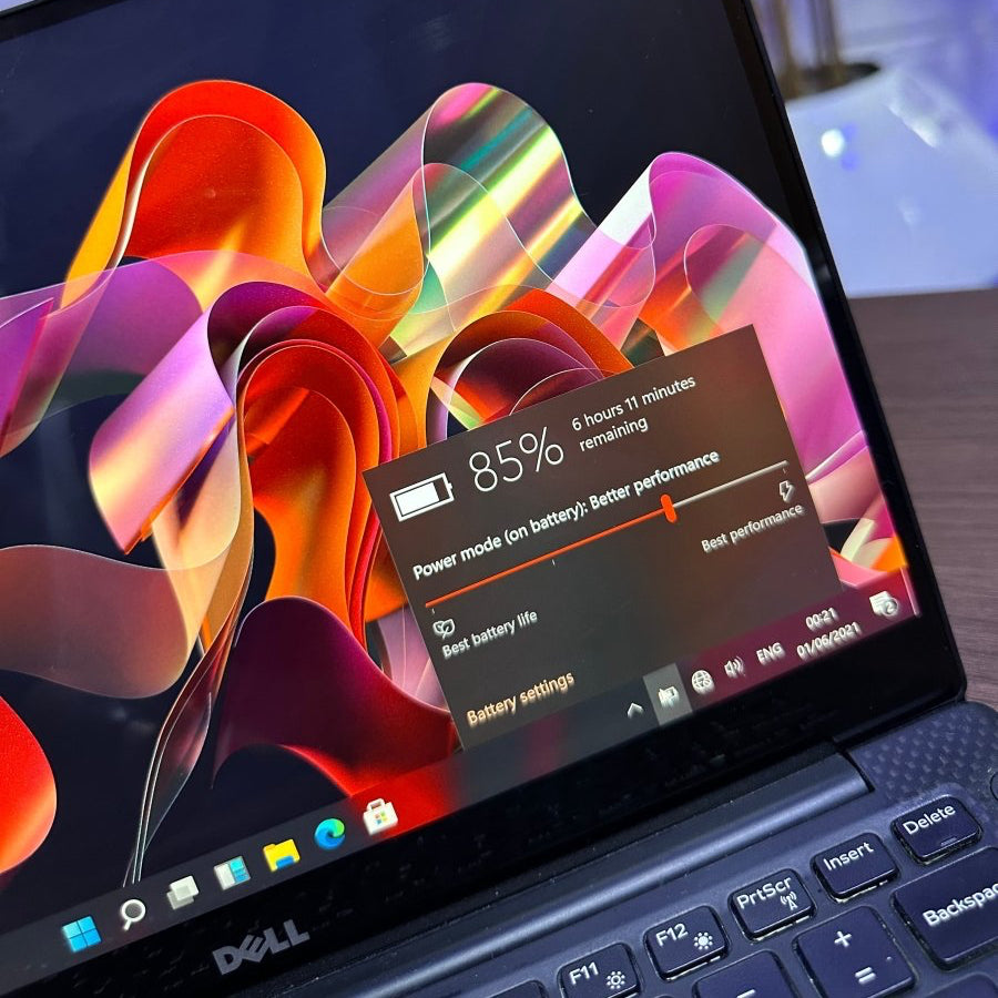 Dell XPS 13 9350 | 6th Gen Core i5 | 8GB RAM | 256GB SSD | Backlit Keyboard
