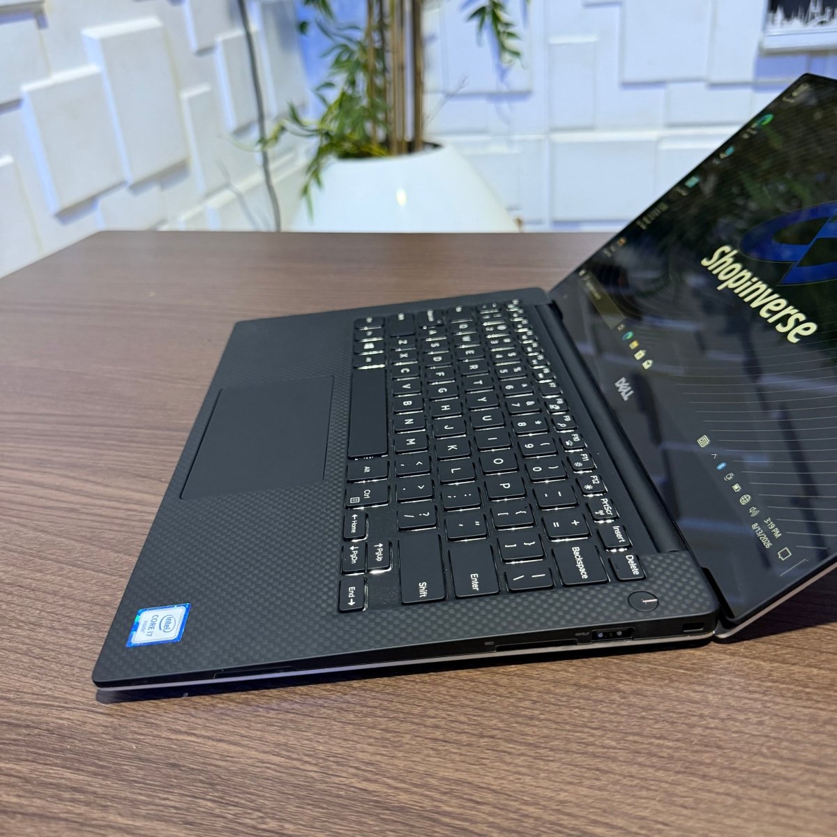Dell XPS 13 9350 | 6th Gen Core i7 | 8GB RAM | 256GB SSD | Touchscreen | Backlit Keyboard