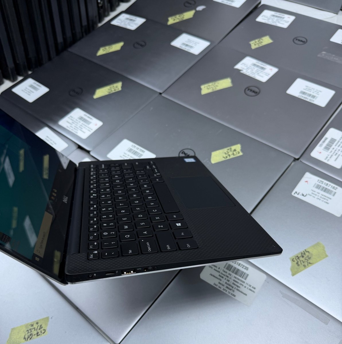 Dell XPS 13 9350 | 6th Gen Core i7 | 8GB RAM | 256GB SSD | Touchscreen | Backlit Keyboard