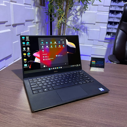 Dell XPS 13 9360 - 8th Gen. Intel Core i7 - 256GB SSD - 16GB RAM - keyboard Light
