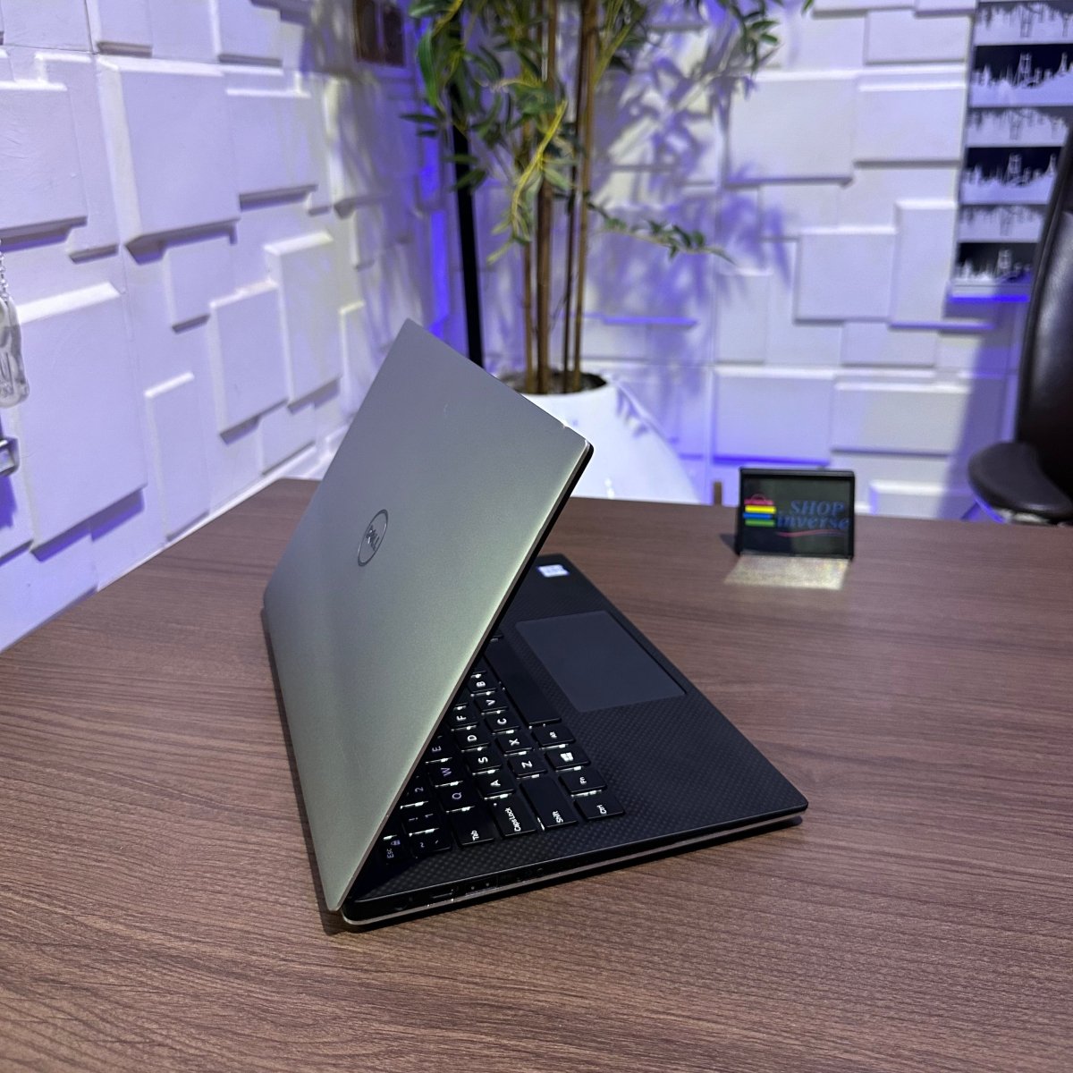 Dell XPS 13 9360 - 8th Gen. Intel Core i7 - 256GB SSD - 16GB RAM - keyboard Light