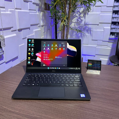 Dell XPS 13 9360 - 8th Gen. Intel Core i7 - 256GB SSD - 16GB RAM - keyboard Light