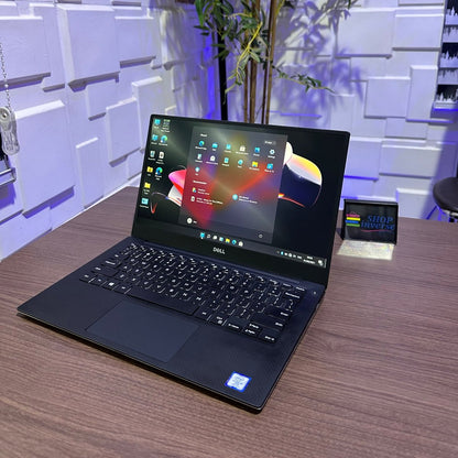 Dell XPS 13 9360 - 8th Gen. Intel Core i7 - 256GB SSD - 16GB RAM - keyboard Light
