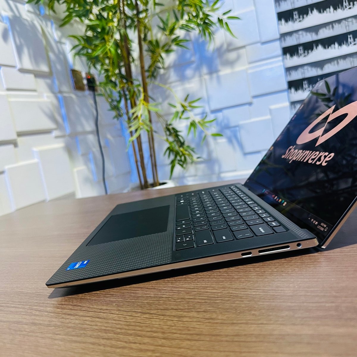 Dell XPS 15 9500 - 10th Gen Intel Core i7 - 512GB SSD - 16GB RAM - 4GB Nvidia GeForce GTX 1650 Ti - 4K Display - Touchscreen - Keyboard Light