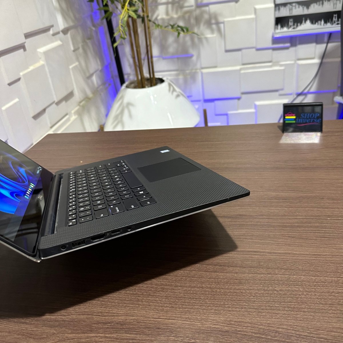 Dell XPS 15 9560 | Core i7 7th Gen | 16GB RAM | 512GB SSD | 4GB Nvidia GTX | 4K Display | Touchscreen | Backlit Keyboard