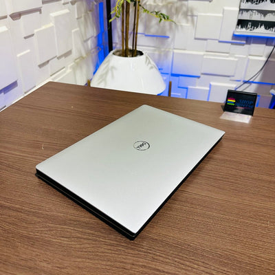 Dell XPS 15 9560 | Core i7 7th Gen | 16GB RAM | 512GB SSD | 4GB Nvidia GTX | 4K Display | Touchscreen | Backlit Keyboard