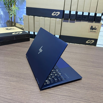 HP Elite Dragonfly - 8th Gen. Intel Core i5 - 256GB SSD - 8GB RAM - Keyboard Light - Touchscreen