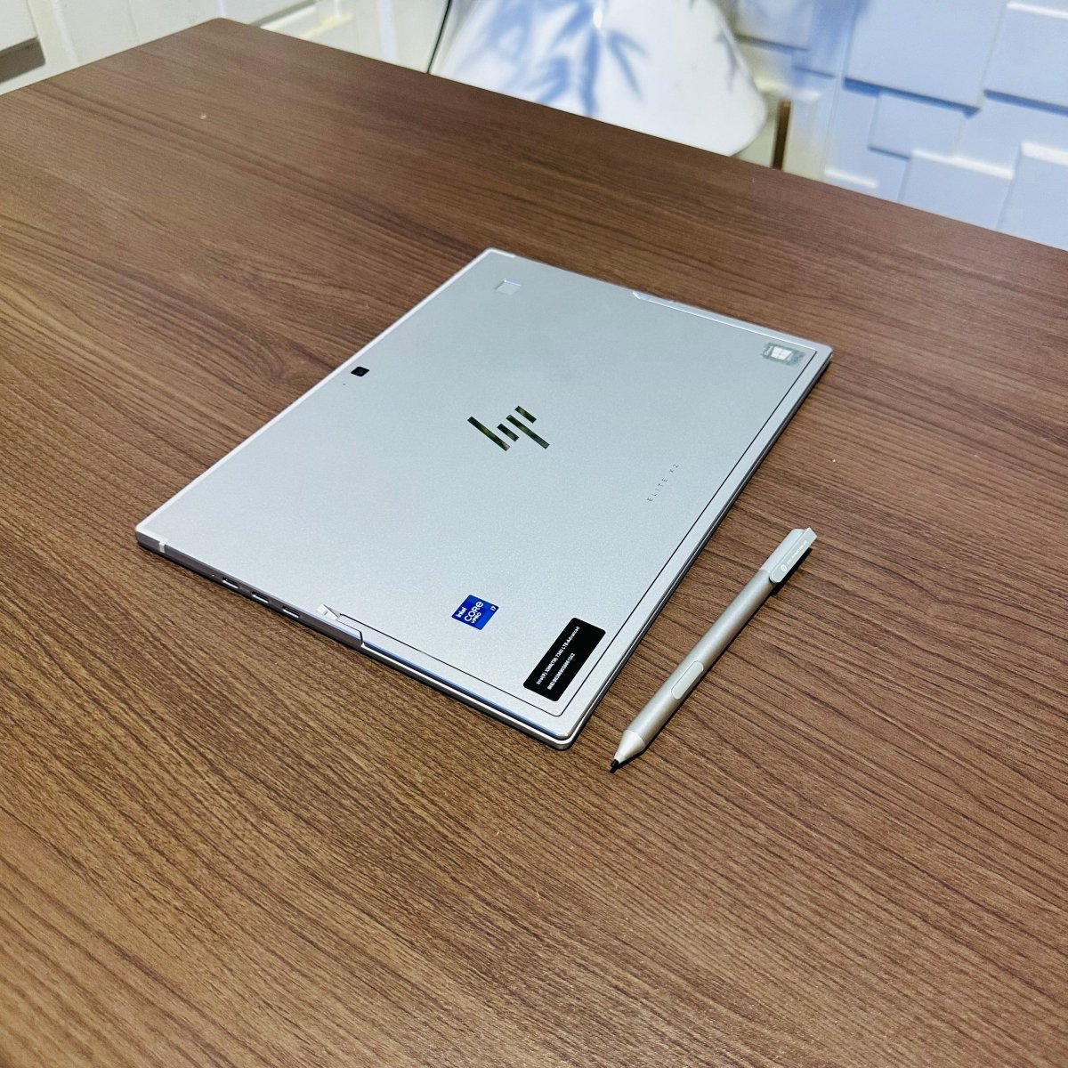 HP Elite X2 G8 - 11th Gen Intel Core i7 - 512GB SSD - 16GB RAM - Keyboard Light - Touchscreen