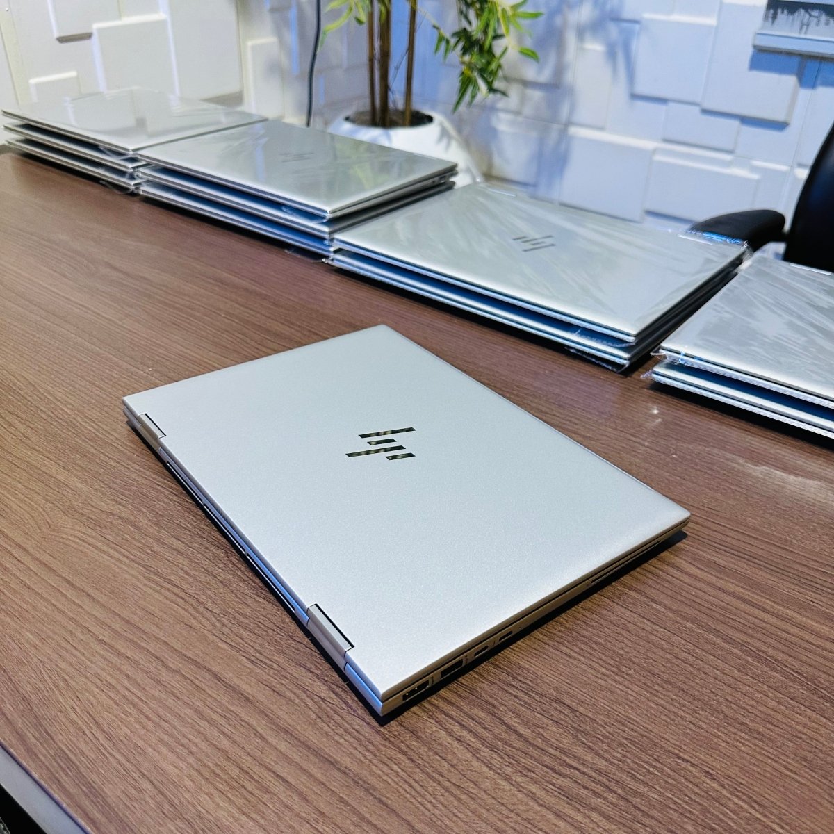 HP Elite x360 830 G9 2 - in - 1 - 12th Gen Intel Core i5 - 256GB SSD - 16GB RAM - Touchscreen