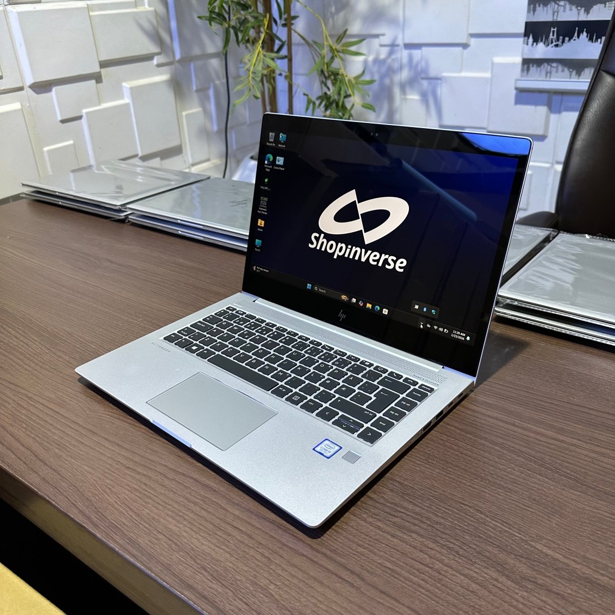 HP EliteBook 1040 G4 - 7th Gen. Intel Core i7 - 256GB SSD - 16GB RAM - Keyboard Light - Touchscreen