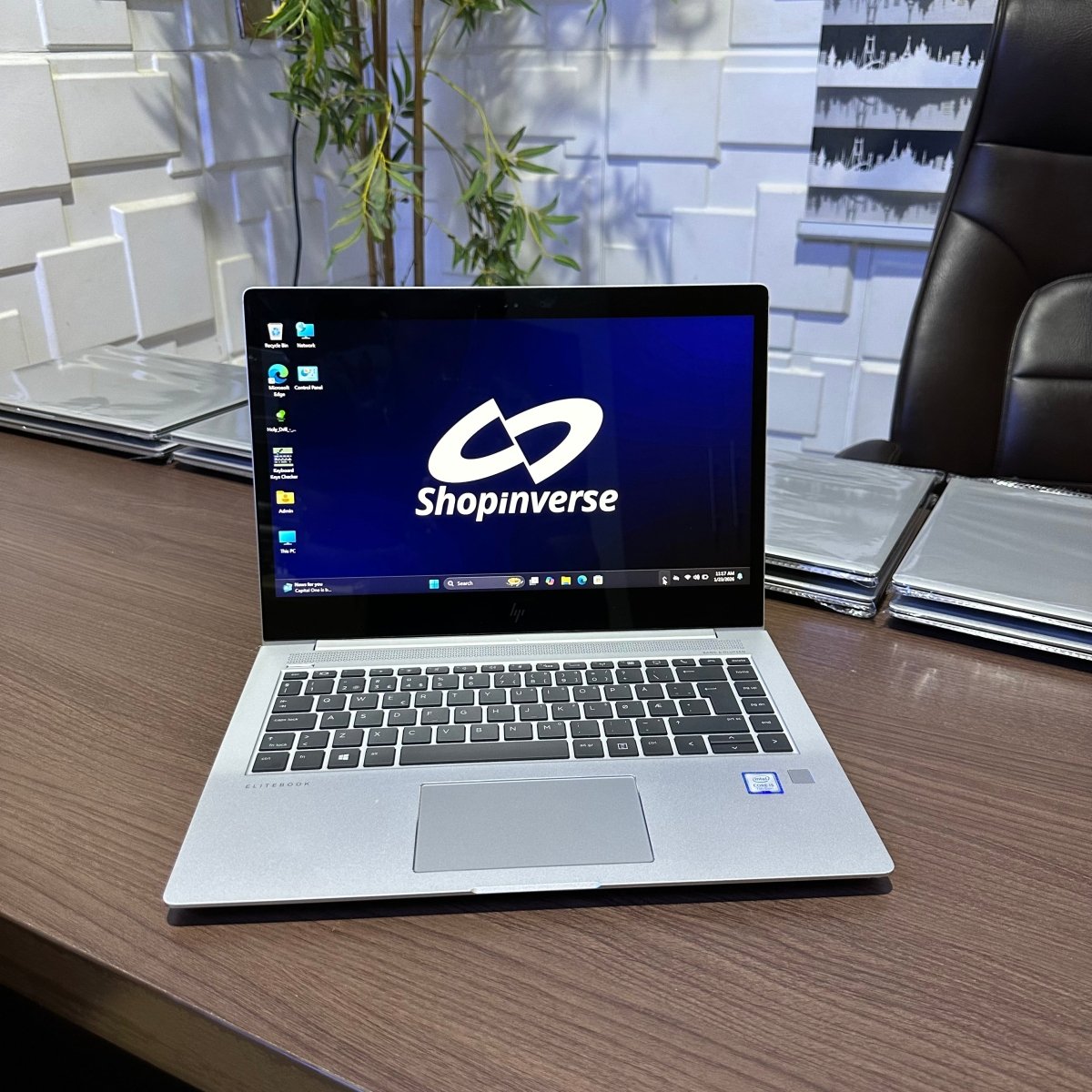 HP EliteBook 1040 G4 - 7th Gen. Intel Core i7 - 256GB SSD - 16GB RAM - Keyboard Light - Touchscreen