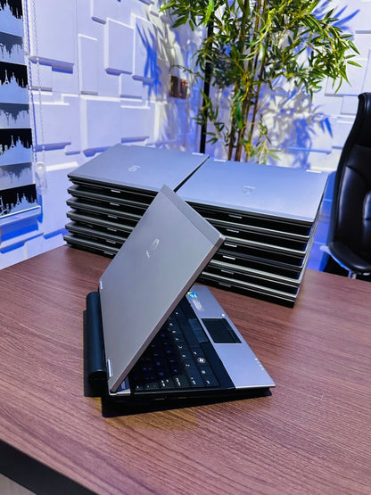 HP EliteBook 2540p - Intel Core i5 - 320GB HDD - 4GB RAM