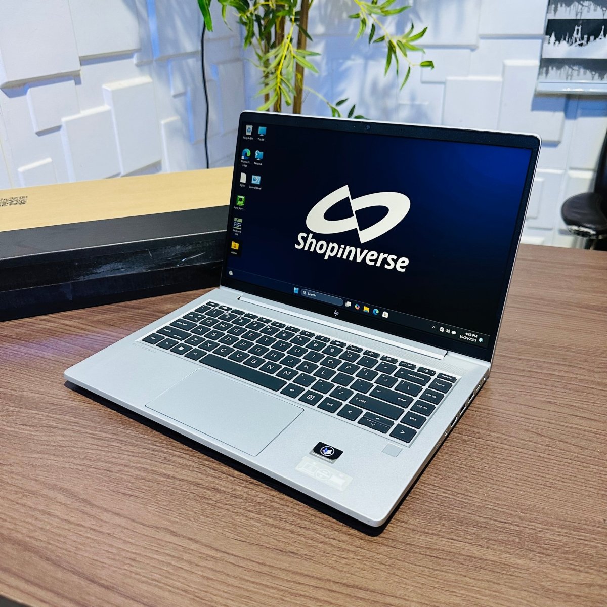 HP EliteBook 645 G9 - 12th Gen. AMD Ryzen 5 - 256GB SSD - 16GB RAM - Keyboard Light