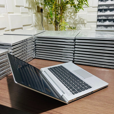 HP EliteBook 735 G5 | AMD Ryzen 5 Pro 2500U | 8GB RAM | 256GB SSD | 1GB Dedicated Graphics | Full HD | Backlit Keyboard