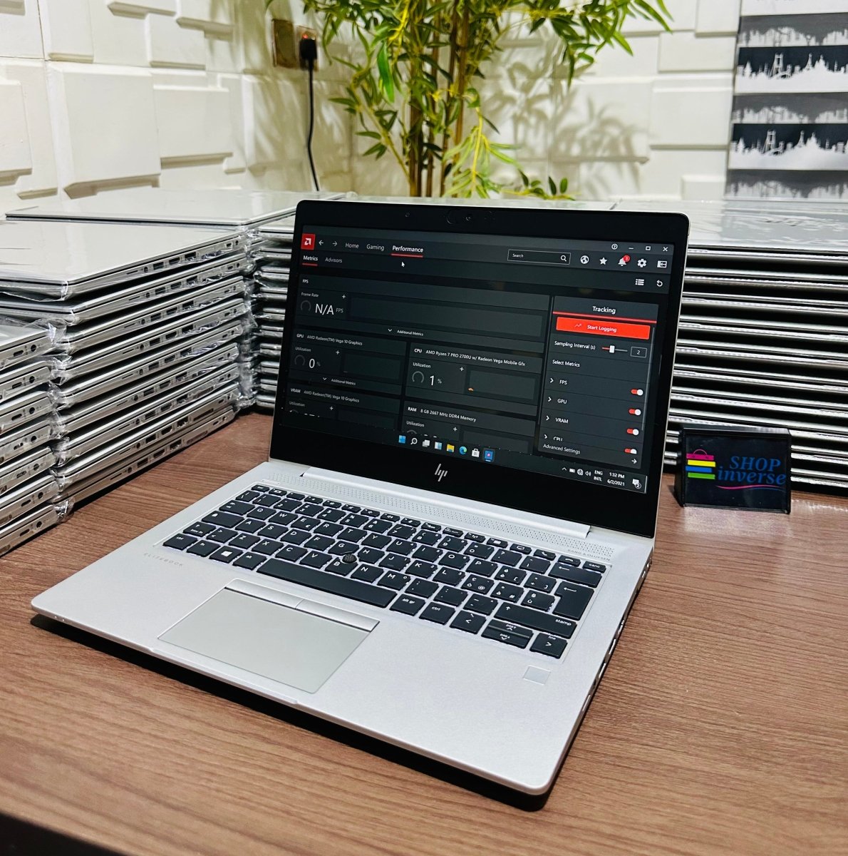HP EliteBook 735 G5 | AMD Ryzen 5 Pro 2500U | 8GB RAM | 256GB SSD | 1GB Dedicated Graphics | Full HD | Backlit Keyboard