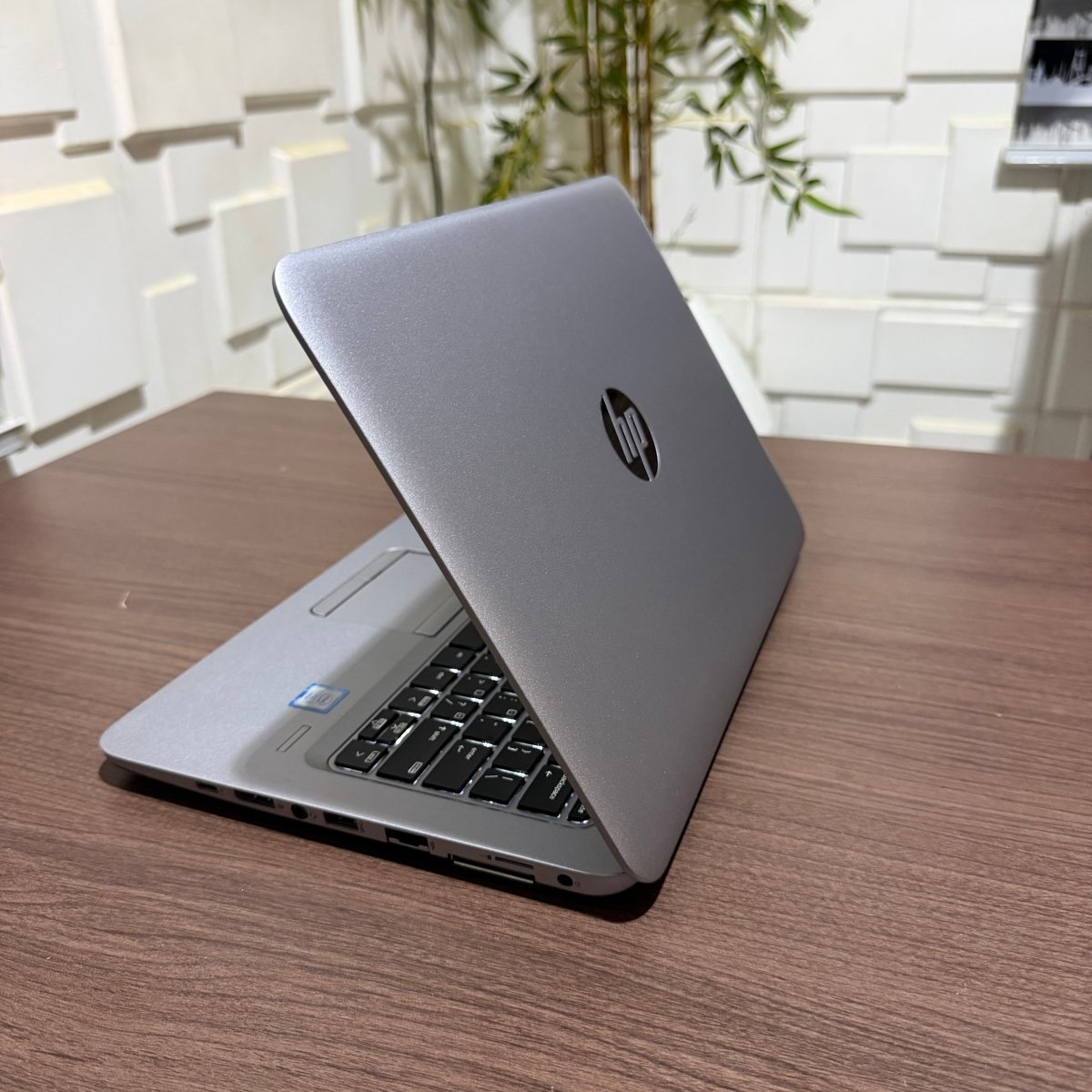 HP EliteBook 820 G3 | Core i7 | 8GB RAM | 256GB SSD | Backlit Keyboard
