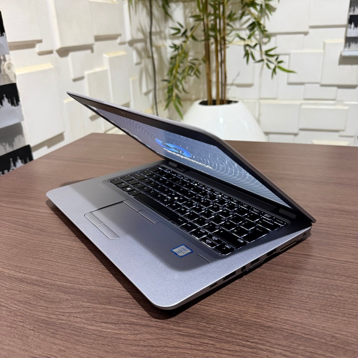 HP EliteBook 820 G3 | Core i7 | 8GB RAM | 256GB SSD | Backlit Keyboard