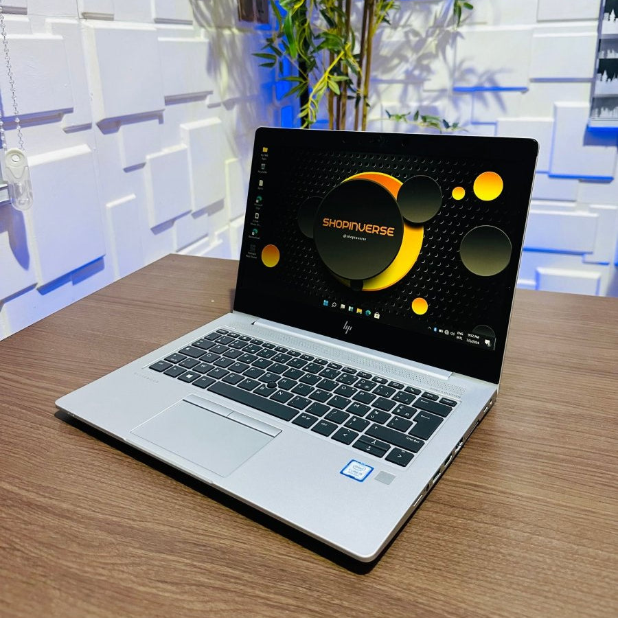HP EliteBook 830 G5 - 8th Gen. Intel Core i5 - 256GB SSD - 8GB RAM