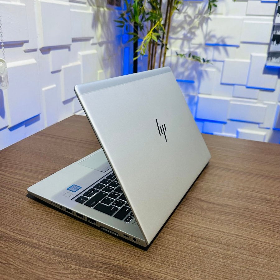 HP EliteBook 830 G5 - 7th Gen. Intel Core i5 - 256GB SSD - 8GB RAM