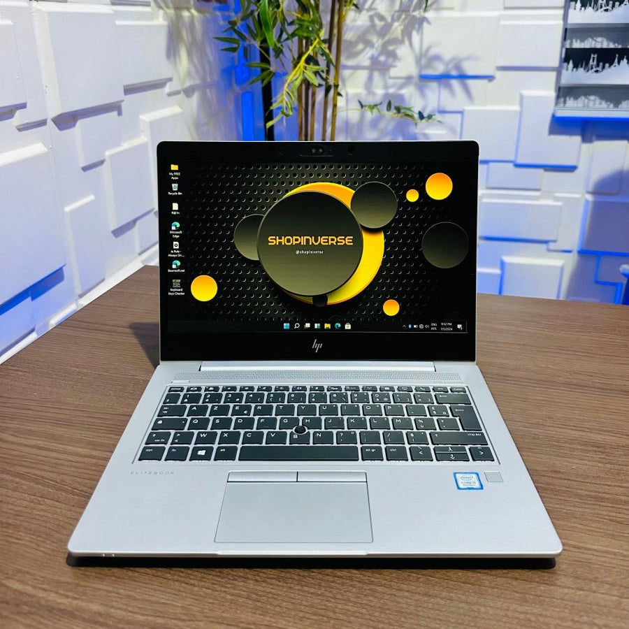 HP EliteBook 830 G5 - 8th Gen. Intel Core i5 - 256GB SSD - 8GB RAM