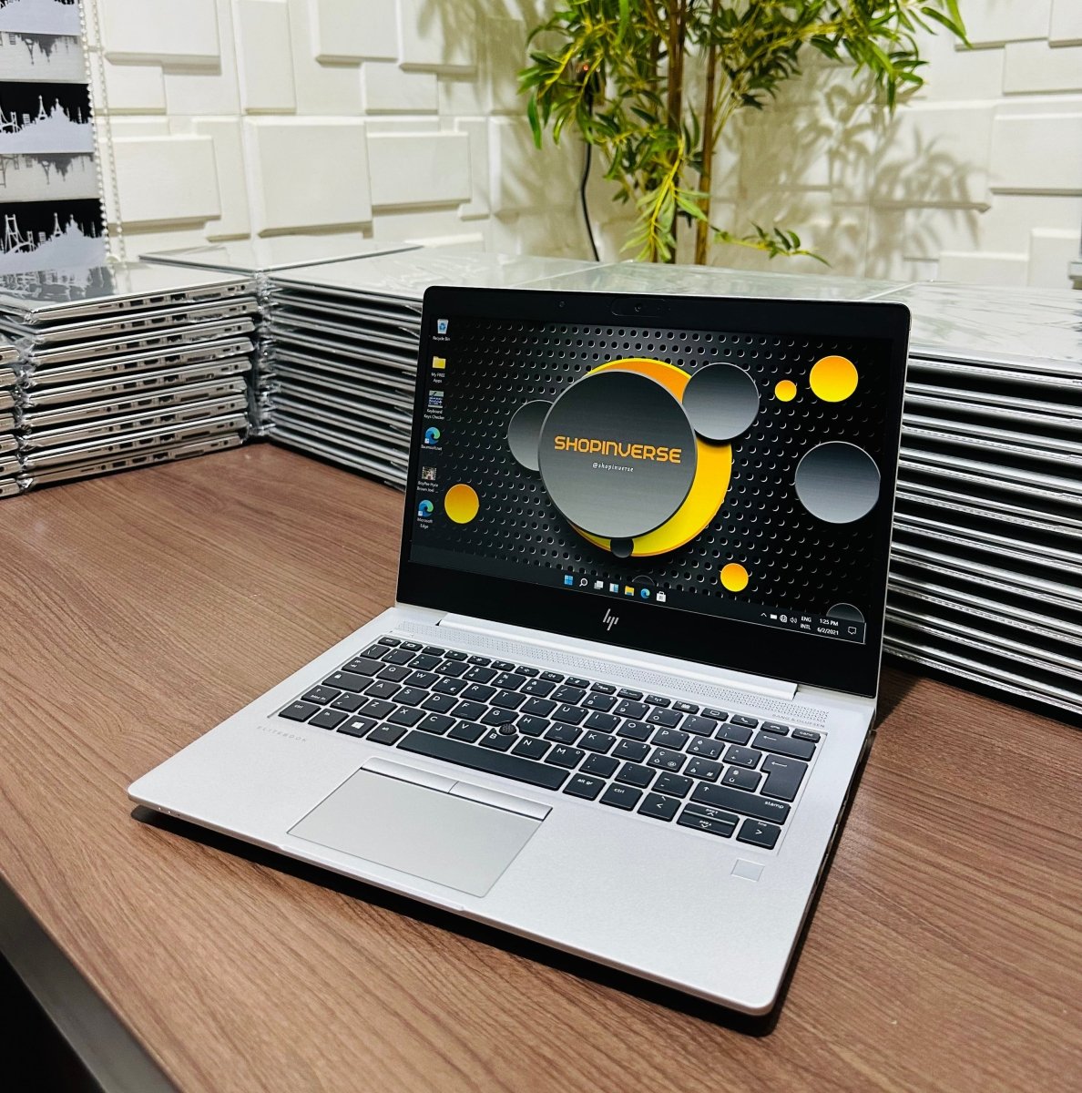 HP EliteBook 830 G6 - 8th Gen. Intel Core i5 - 256GB SSD - 8GB RAM - Keyboard Light - Touchscreen - Face ID