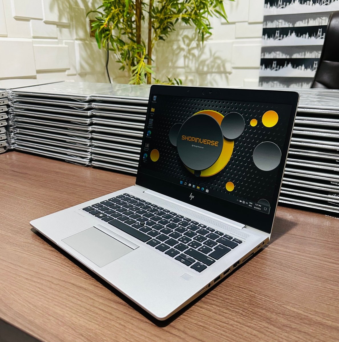 HP EliteBook 830 G6 - 8th Gen. Intel Core i5 - 256GB SSD - 8GB RAM - Keyboard Light - Touchscreen - Face ID