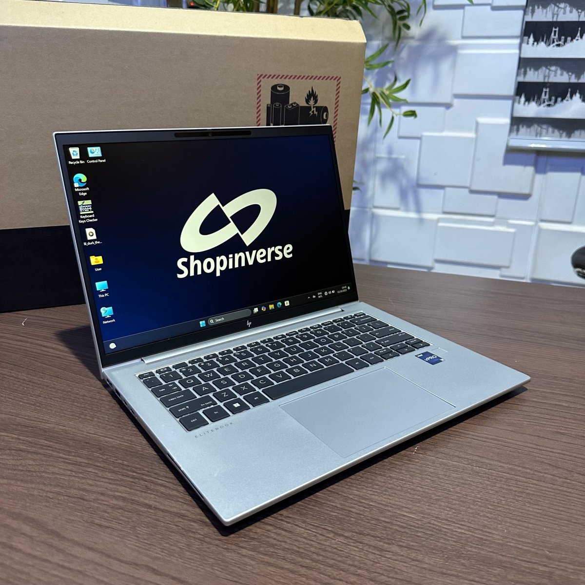 HP EliteBook 840 G10 - 13th Gen. Intel Core i7 - 512GB SSD - 32GB RAM - Keyboard Light