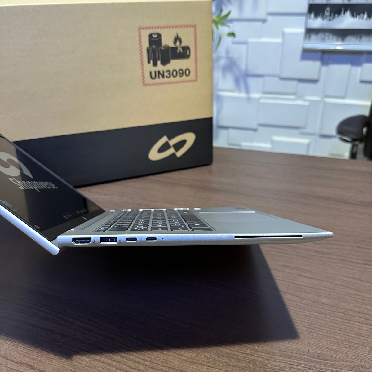 HP EliteBook 840 G10 - 13th Gen. Intel Core i7 - 512GB SSD - 32GB RAM - Keyboard Light