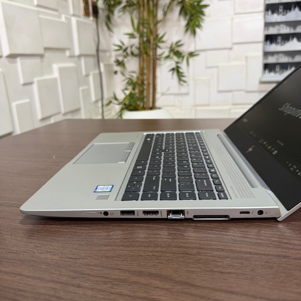 HP EliteBook 840 G5 | 8th Gen Core i5 | 8GB RAM | 256GB SSD | Backlit Keyboard