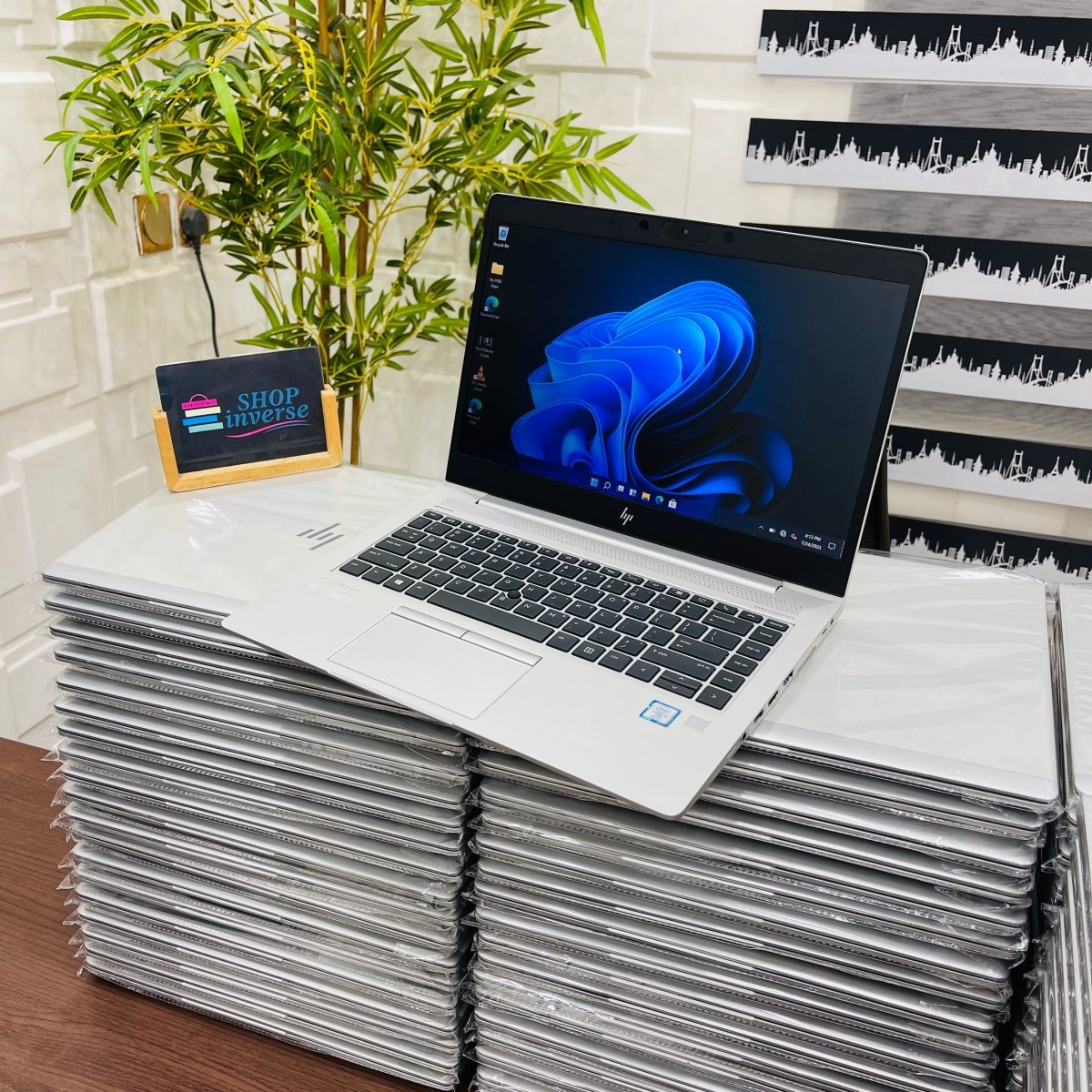 HP EliteBook 840 G6 - 8th Gen. Intel Core i5 - 256GB SSD - 16GB RAM - Keypad Light - Touchscreen - Face ID