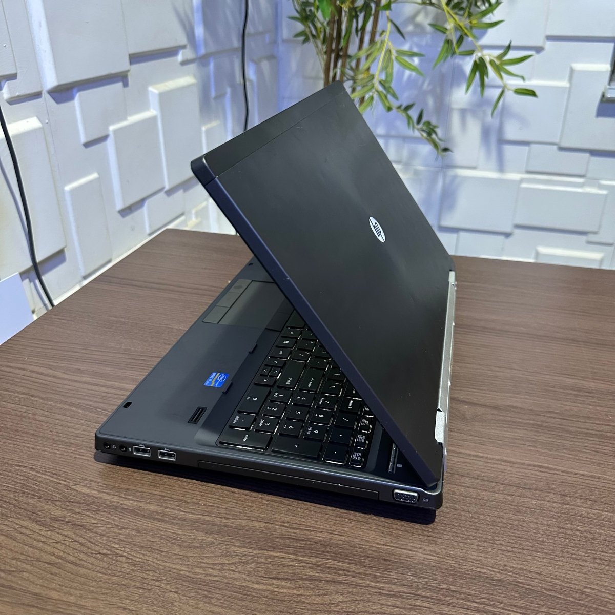 HP EliteBook 8560w - Intel Core i7 - 500GB HDD - 8GB RAM - 2GB Nvidia Graphics - Keyboard Light