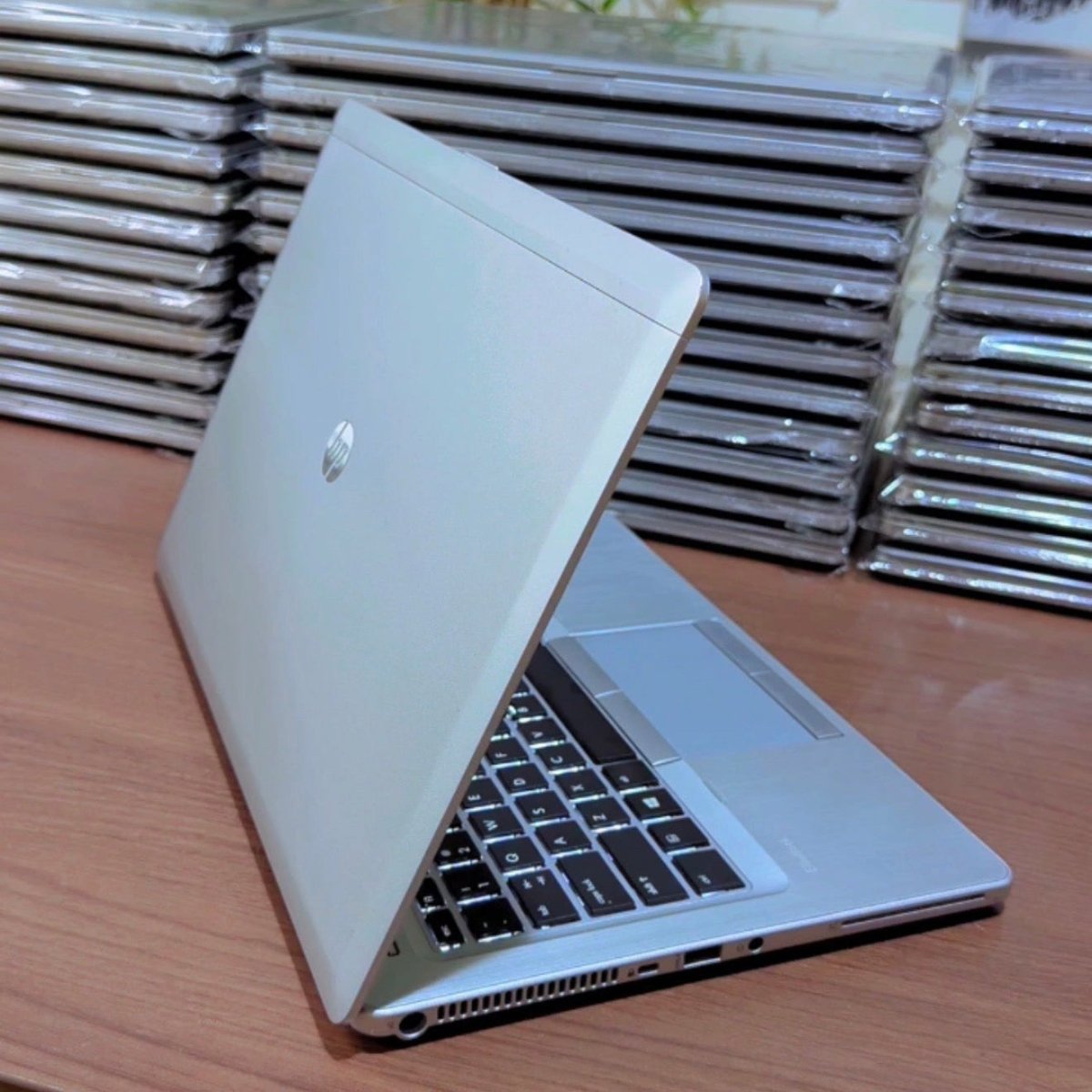 HP EliteBook Folio 9480m | Core i5 | 8GB RAM | 500GB HDD | Backlit Keyboard