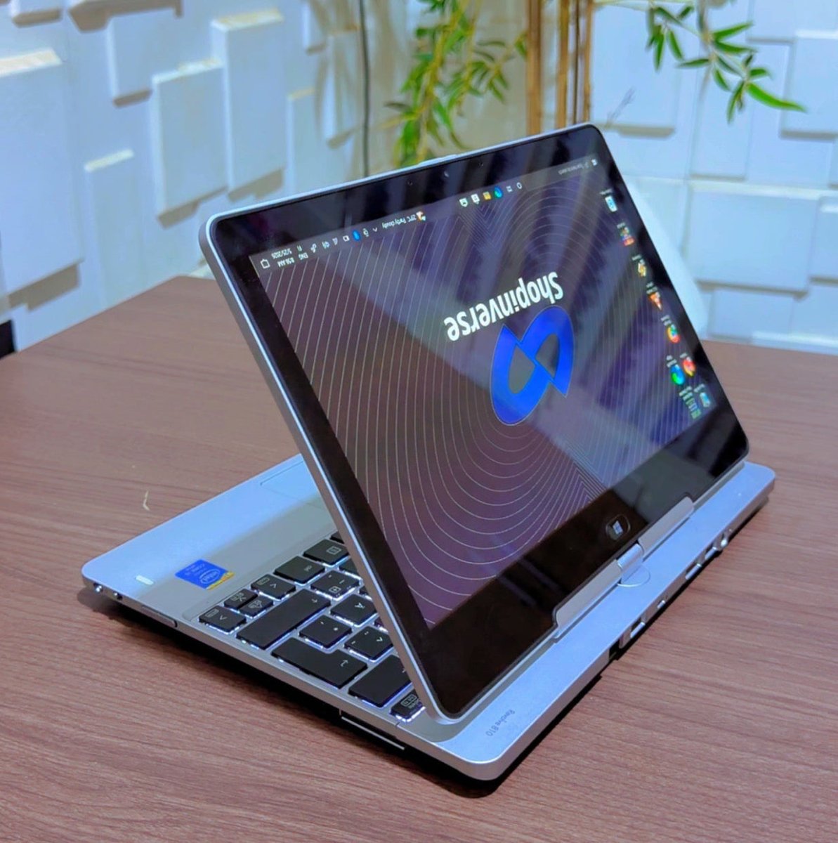 HP EliteBook Revolve 810 G3 | Core i5 | 8GB RAM | 128GB SSD | Touchscreen | Backlit Keyboard