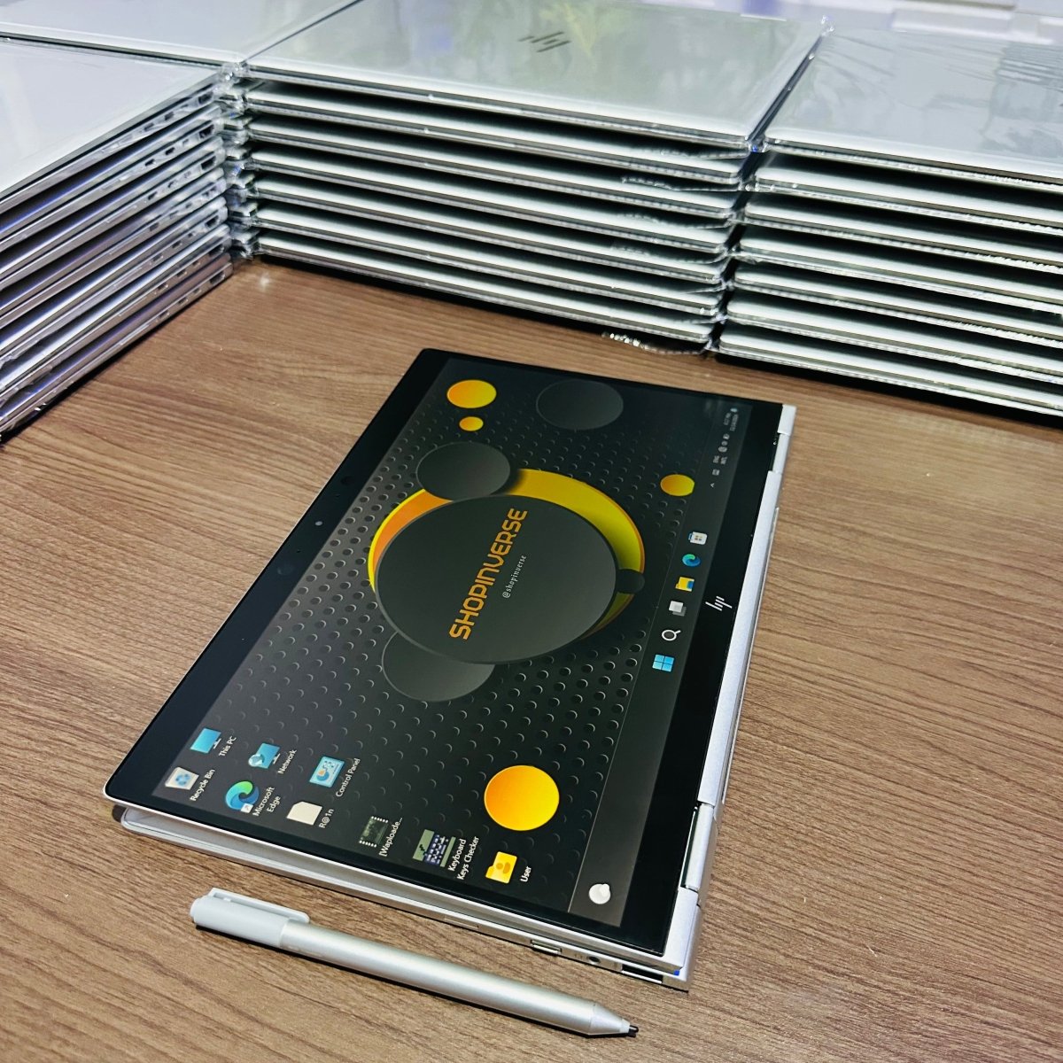 HP EliteBook x360 1030 G4 - 8th Gen. Intel Core i5 - 256GB SSD - 8GB RAM - Keyboard Light - Touchscreen