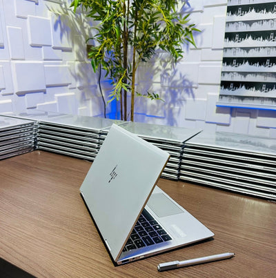 HP EliteBook x360 1030 G4 - 8th Gen. Intel Core i5 - 256GB SSD - 8GB RAM - Keyboard Light - Touchscreen